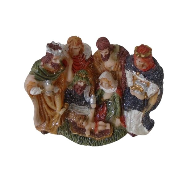 Nativity Scene Resine Glittery Small holy Family and Wise Man Christmas Decor - Picture 4 of 8